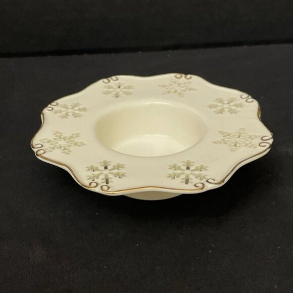 Yankee Candle Tealight Votive Holde Pierced Snowflakes Ivory Gold Gilded - Picture 3 of 3